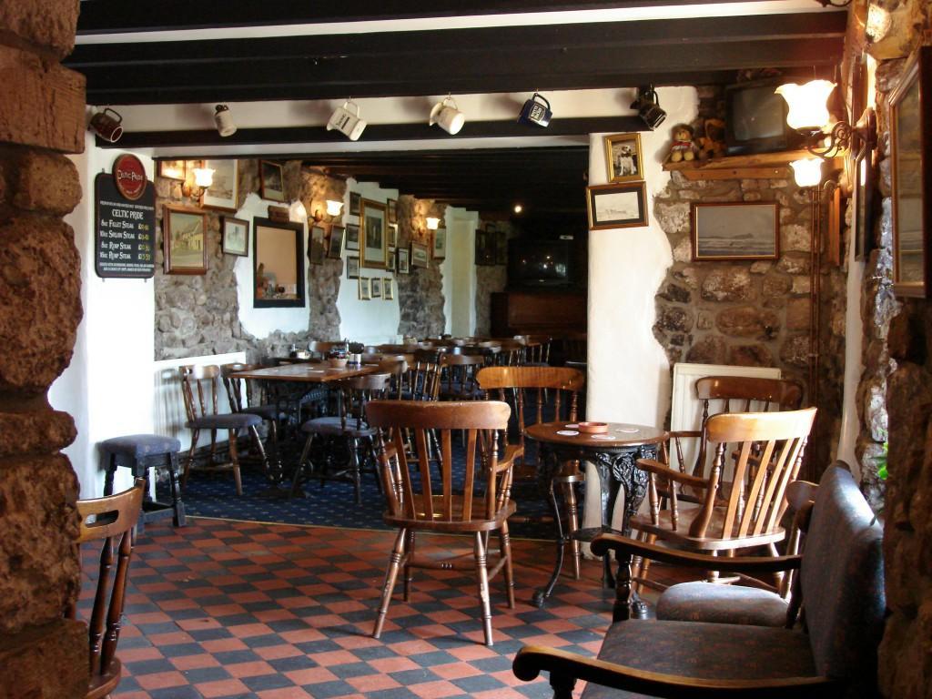 King'S Head Inn Ллангеннит Экстерьер фото