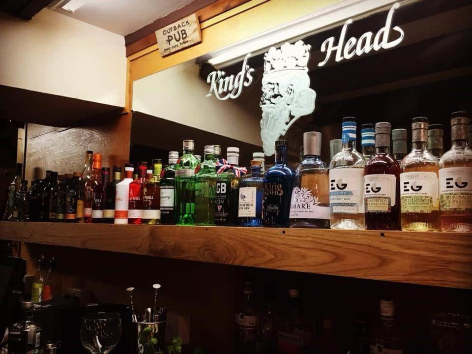 King'S Head Inn Ллангеннит Экстерьер фото